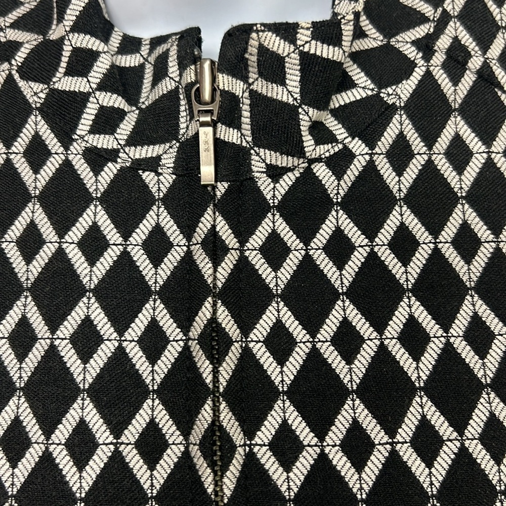Chico’s Black & White Diamond print Jacket, Zipper closure, 4 front pockets - Picture 4 of 10